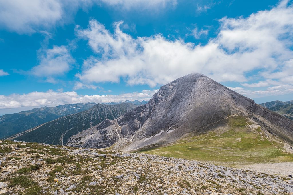 Връх Вихрен погледнат от връх Кутело
