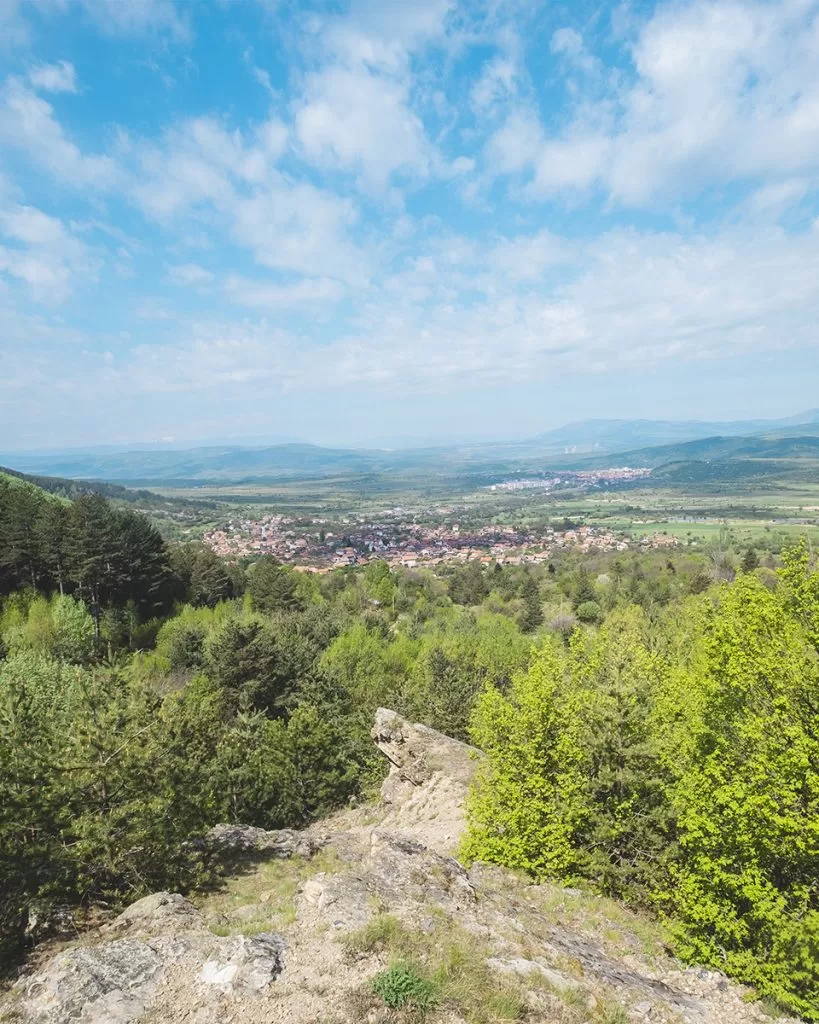 Панорамна гледка към село Бистрица поп пътеката към Бистришки водопад