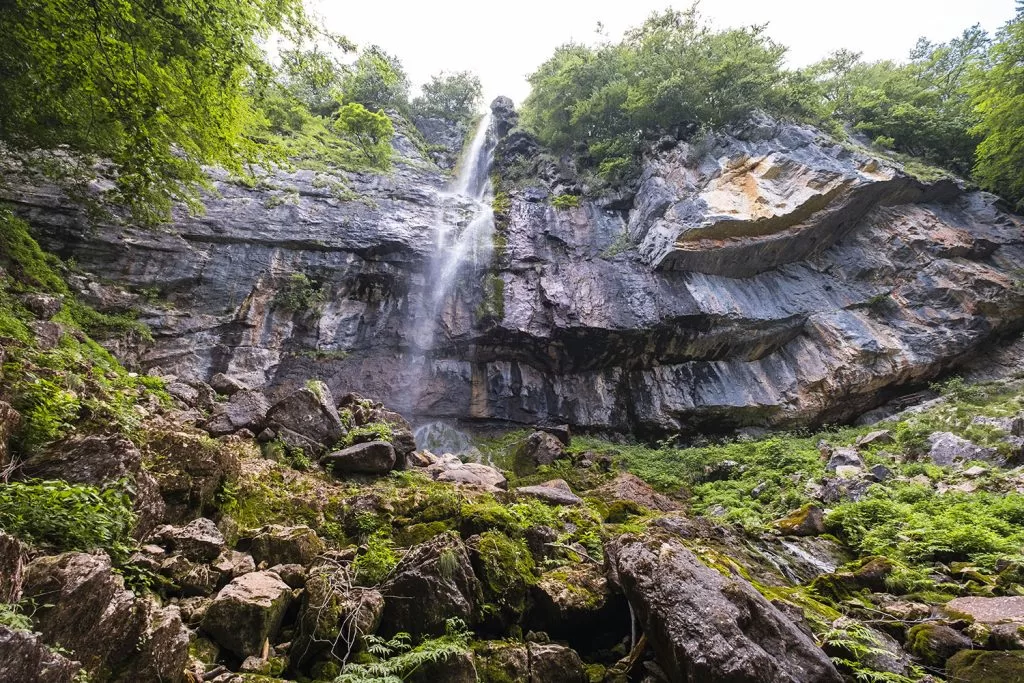 Водопад Боров камък през пролетта