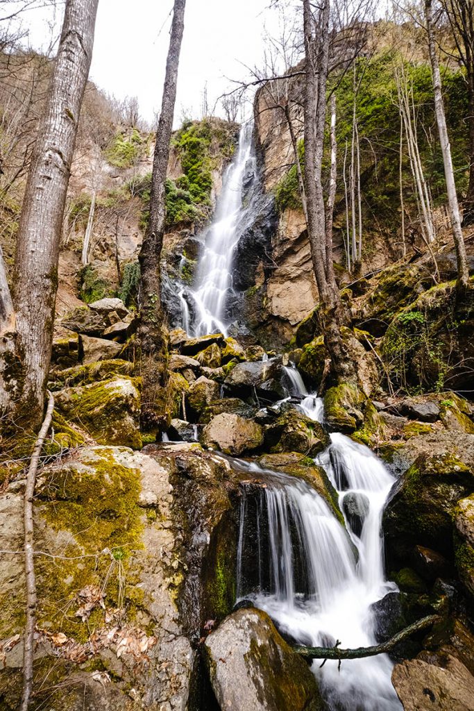Водопад Самодивско пръскало в Родопа през пролетта